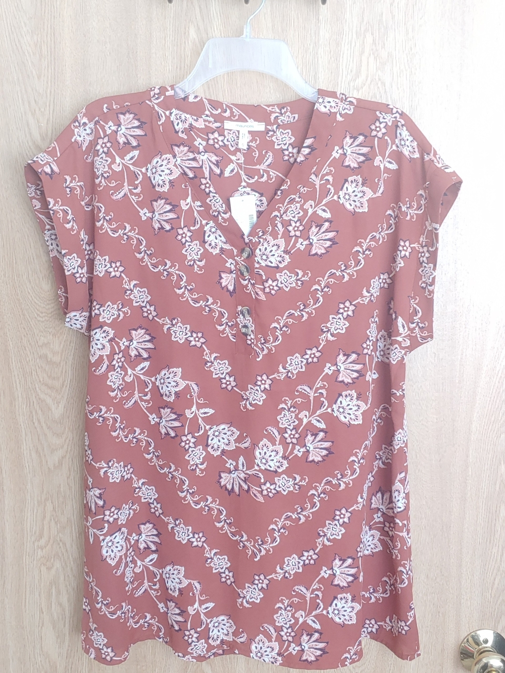 NWT Maurices Rust Floral V-Neck Short Sleeve Blouse